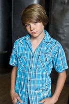 Dakota Goyo : dakota-goyo-1322505101.jpg