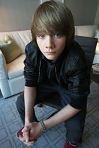 Dakota Goyo : dakota-goyo-1368800593.jpg