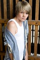 Dakota Goyo : dakota-goyo-1368800615.jpg