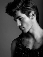 Justin Gaston : JustinGaston_1305395196.jpg