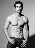 Justin Gaston : justin-gaston-1315537983.jpg