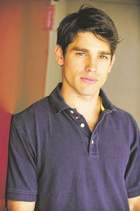 Justin Gaston : justin-gaston-1315593464.jpg