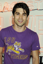 Justin Gaston : justin-gaston-1315593467.jpg