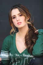 Laura Marano : laura-marano-1449311255.jpg