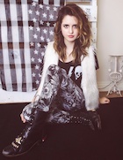 Laura Marano : laura-marano-1451503203.jpg