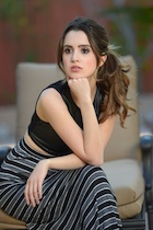 Laura Marano : laura-marano-1454964331.jpg