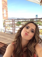 Laura Marano : laura-marano-1459715401.jpg