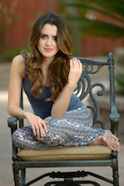 Laura Marano : laura-marano-1469813717.jpg