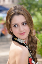 Laura Marano : laura-marano-1474812980.jpg