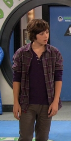 Leo Howard : leo-howard-1329489975.jpg