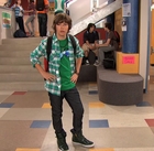 Leo Howard : leo-howard-1329490041.jpg