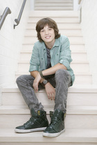 Leo Howard : leo-howard-1335561391.jpg