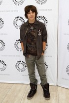 Leo Howard : leo-howard-1345212960.jpg