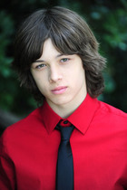 Leo Howard : leo-howard-1362211631.jpg