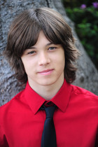 Leo Howard : leo-howard-1362211674.jpg