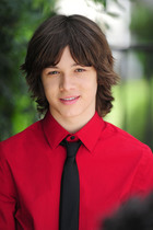 Leo Howard : leo-howard-1362211683.jpg