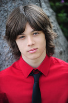 Leo Howard : leo-howard-1362211732.jpg