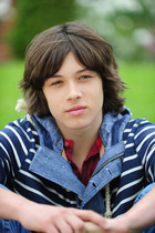 Leo Howard : leo-howard-1362212716.jpg