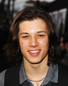 Leo Howard : leo-howard-1365881215.jpg