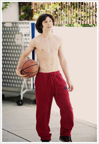 Leo Howard : leo-howard-1365881240.jpg