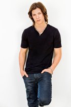 Leo Howard : leo-howard-1372708403.jpg