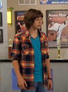 Leo Howard : leo-howard-1383848886.jpg