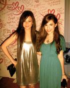 Malese Jow : TI4U_u1263071337.jpg