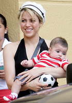 Shakira : shakira-1370636468.jpg