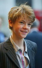 Thomas Sangster : Thomas_Sangster_1223227619.jpg