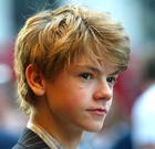 Thomas Sangster : Thomas_Sangster_1223228914.jpg