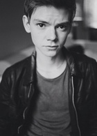 Thomas Sangster : thomas-sangster-1427687101.jpg