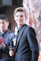 Thomas Sangster : thomas-sangster-1443307321.jpg