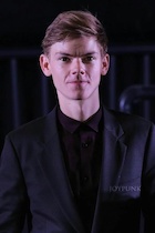 Thomas Sangster : thomas-sangster-1445607001.jpg