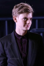 Thomas Sangster : thomas-sangster-1445609701.jpg