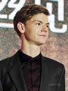 Thomas Sangster : thomas-sangster-1445610001.jpg