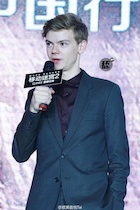 Thomas Sangster : thomas-sangster-1445610601.jpg