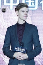 Thomas Sangster : thomas-sangster-1445611801.jpg