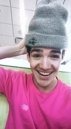 Aaron Carpenter : aaron-carpenter-1491547321.jpg