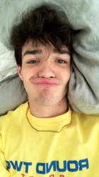 Aaron Carpenter : aaron-carpenter-1526667121.jpg