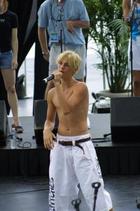 Aaron Carter : TI4U_u1144039640.jpg