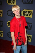 Aaron Carter : TI4U_u1147984624.jpg