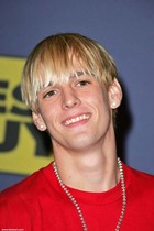 Aaron Carter : TI4U_u1147984628.jpg