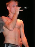 Aaron Carter : TI4U_u1157135766.jpg