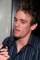 Aaron Carter : aaron-carter-1354120645.jpg