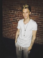 Aaron Carter : aaron-carter-1418940227.jpg