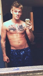 Aaron Carter : aaron-carter-1446290656.jpg