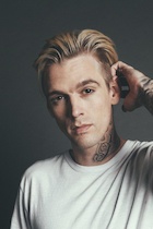 Aaron Carter : aaron-carter-1479346561.jpg