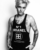 Aaron Carter : aaron-carter-1527453031.jpg