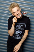 Aaron Carter : aaron-carter-1566140445.jpg