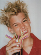 Aaron Carter : aaron-straws.jpg